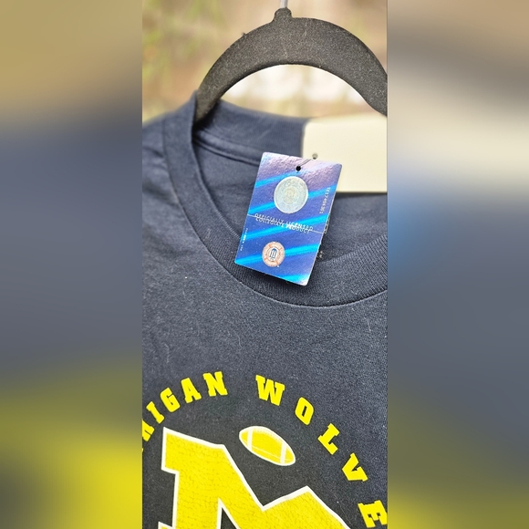 Wolverine's Tee - Picture 2 of 4